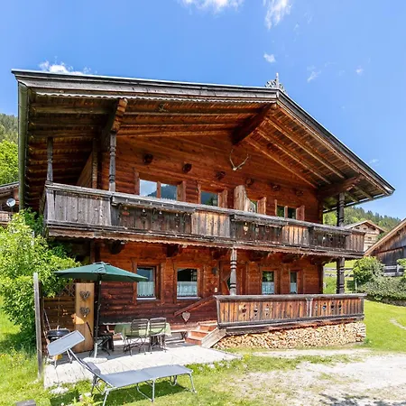 Huberhof 2 *